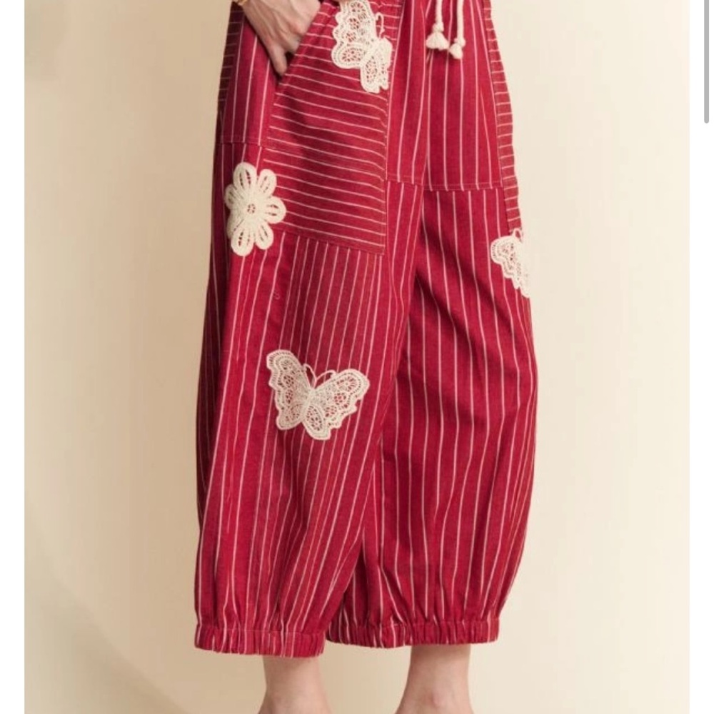 DAVI & DANI Red Pinstripe Cropped Wide-Leg Pants with Cream Lace Appliqués